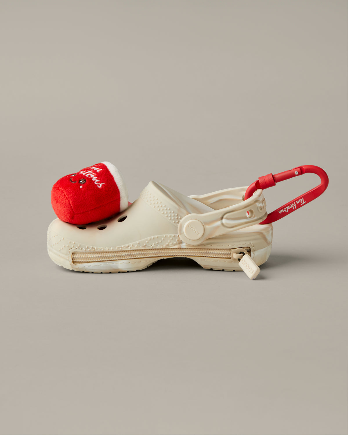 Tim Hortons and Crocs collaboration classic clog pouch bag charm in Iced Capp inspired colours | Crocs® et Tim Hortons® présentent : la pochette porte-bonheur Crocs classique aux couleurs inspirées du cappuccino glacé - Image #5