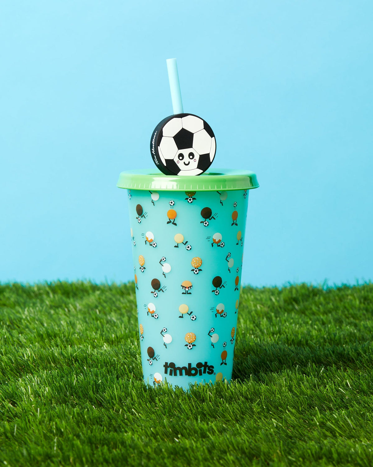 24oz Colour Changing Plastic Tumbler with Soccer Straw Buddy - Image #4