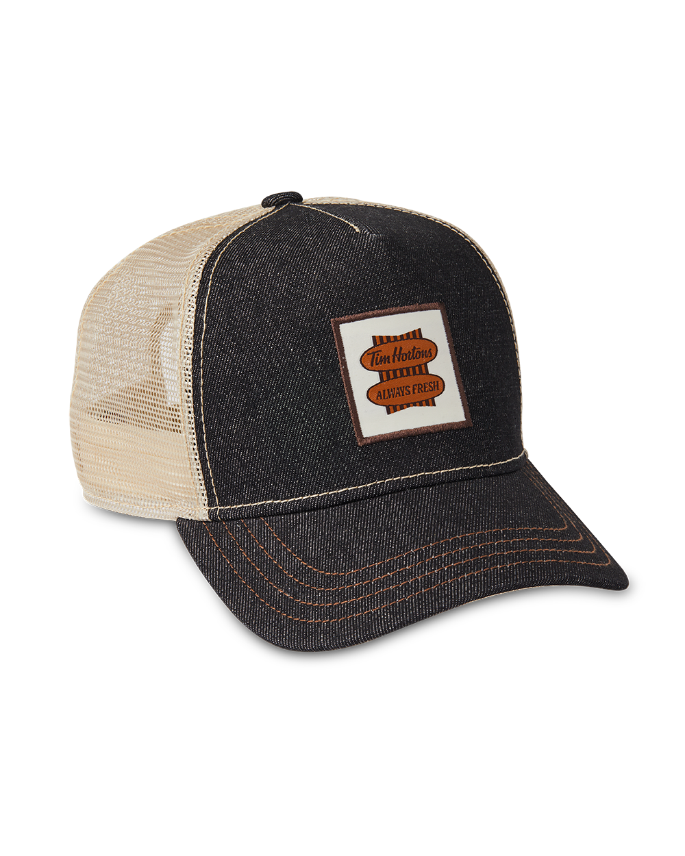 This two-tone trucker hat is your off-duty essential with breathable mesh back and vintage-style patch. | Cette casquette de camionneur bicolore est votre compagnon idéal avec ses mailles qui laissent passer l’air et son logo rétro. - Image #4