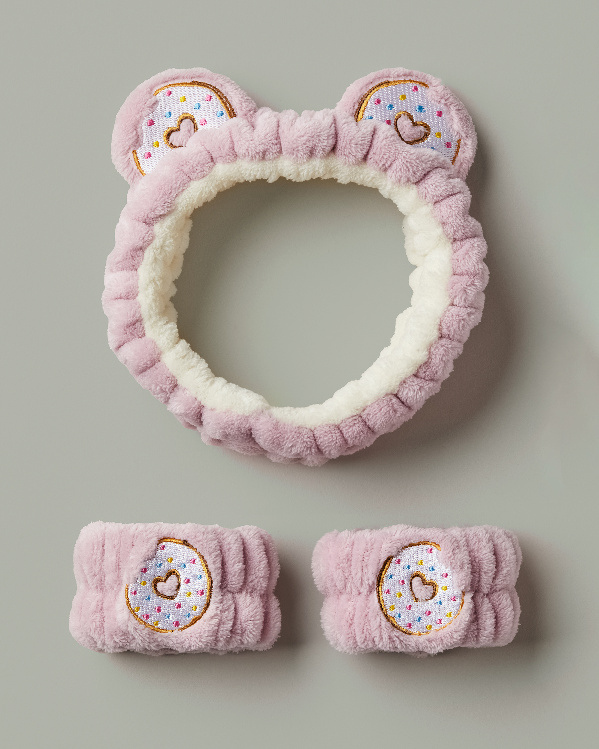 Limited edition Tim Hortons Donut Headband & Wristband Set of 3 | Ensemble de 3 articles, bandeau et bracelets beigne Tim Hortons en édition limitée - Image #1
