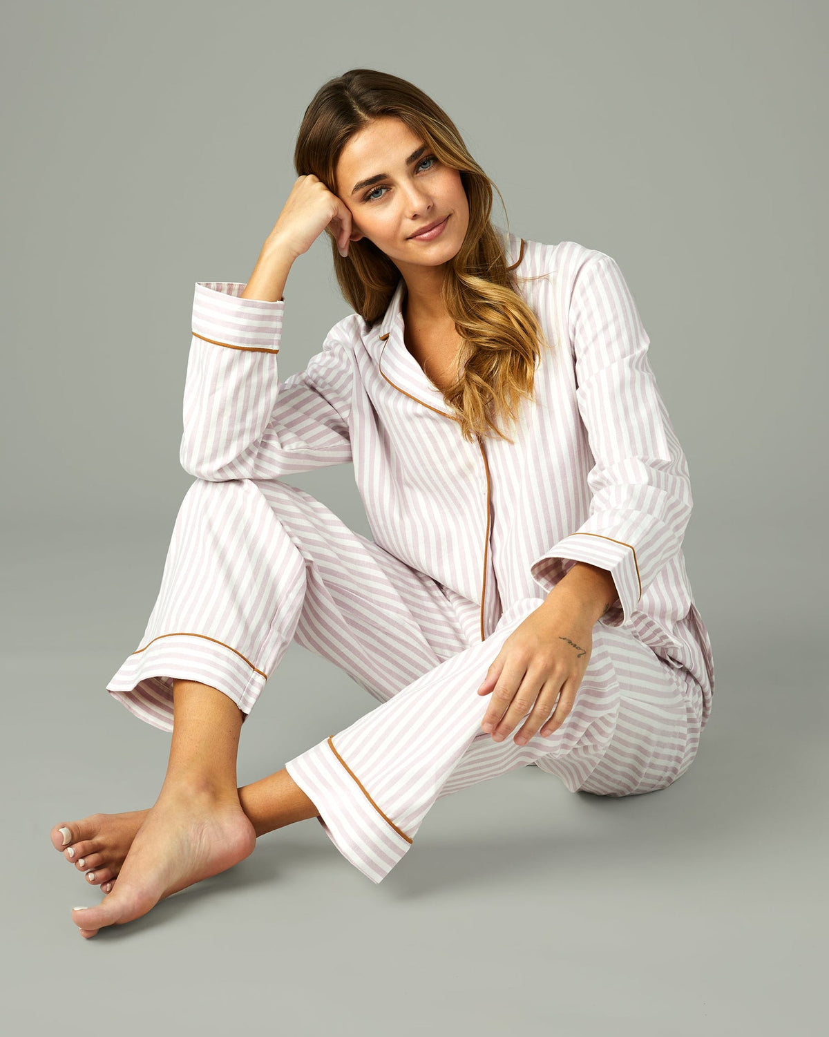 Limited edition Tim Hortons Women's Pink Stripe Shirt & Pants Pajama Set | Ensemble de pyjama pour femmes rose à rayures Tim Hortons en édition limitée – Chandail et pantalon - Image #1