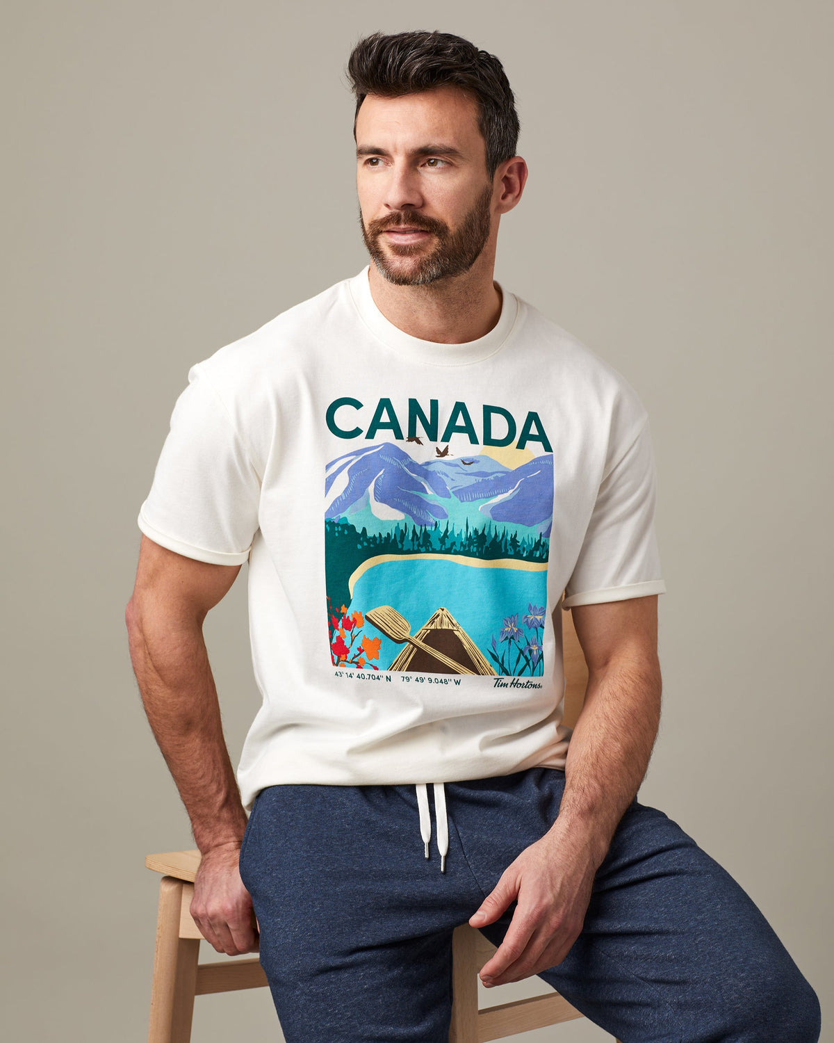 Tim Hortons Canada Graphic T-Shirt | Chandail avec un motif graphique du Canada de Tim Hortons - Image #1